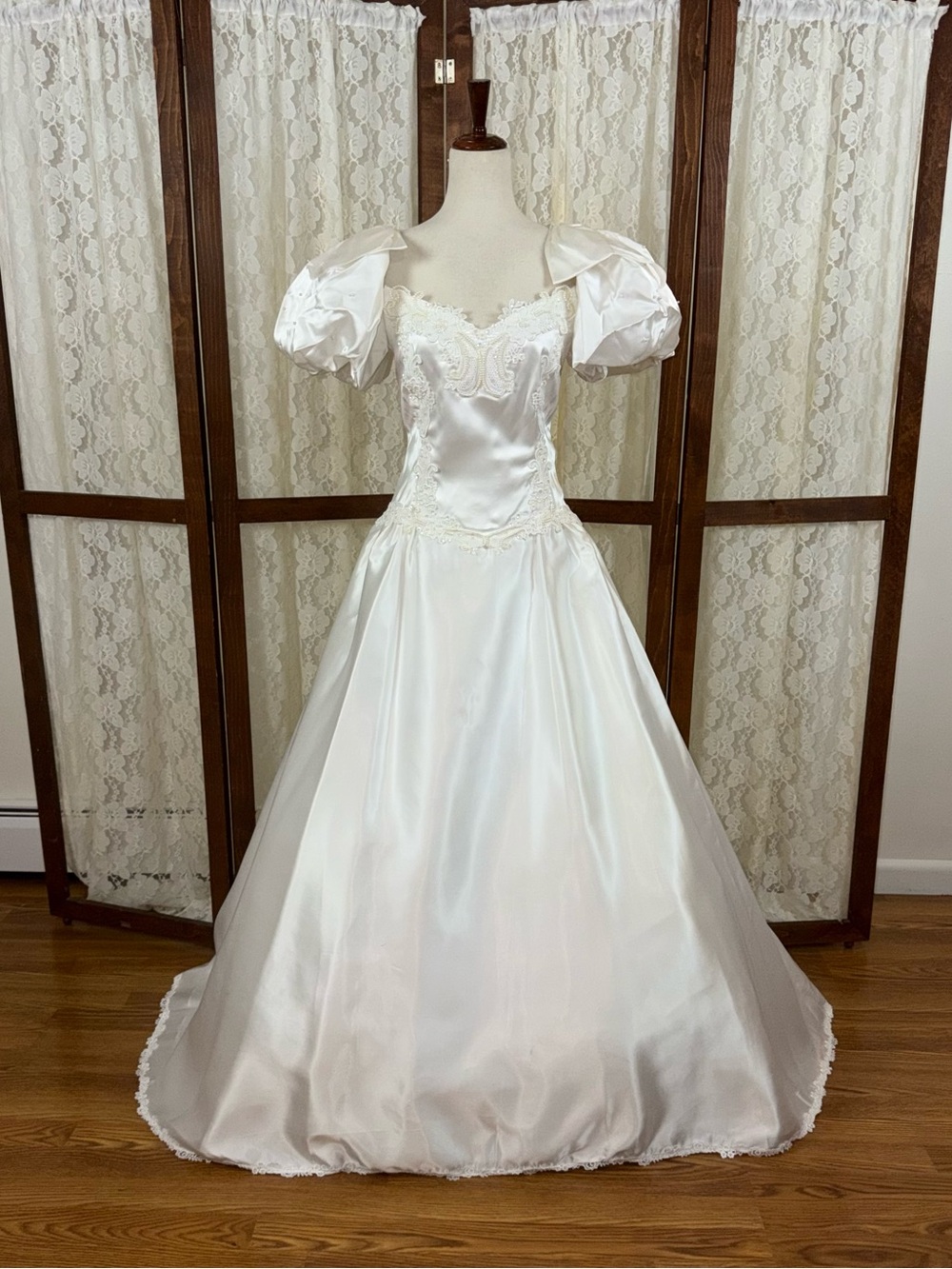 Stunning Vintage 1980s/90s Satin Puff Sleeve Wedding Gown